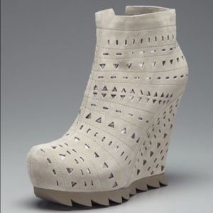 Camilla Skogvaard NAVAJO Ankle wedge boots